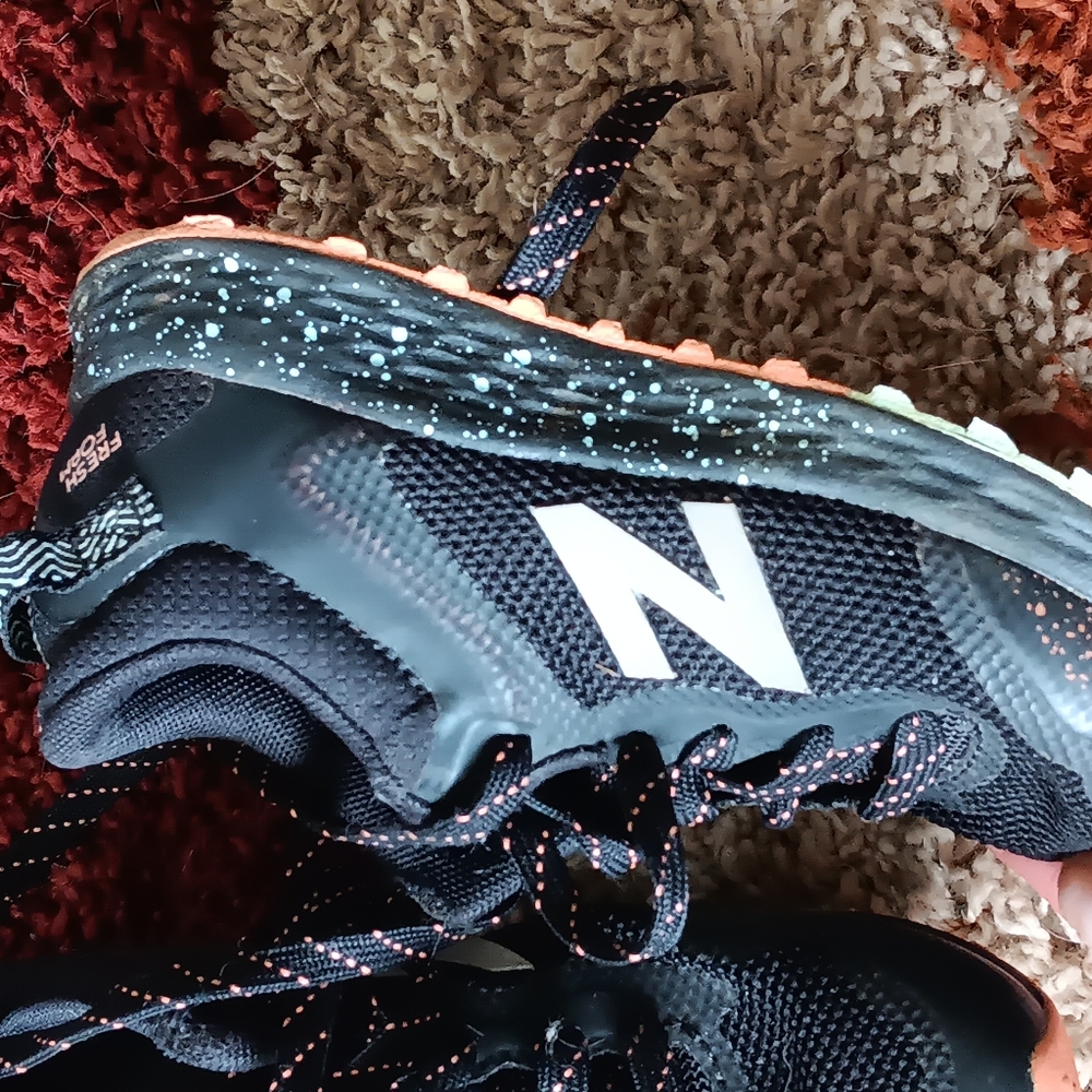 New Balance - Picture 2 of 5